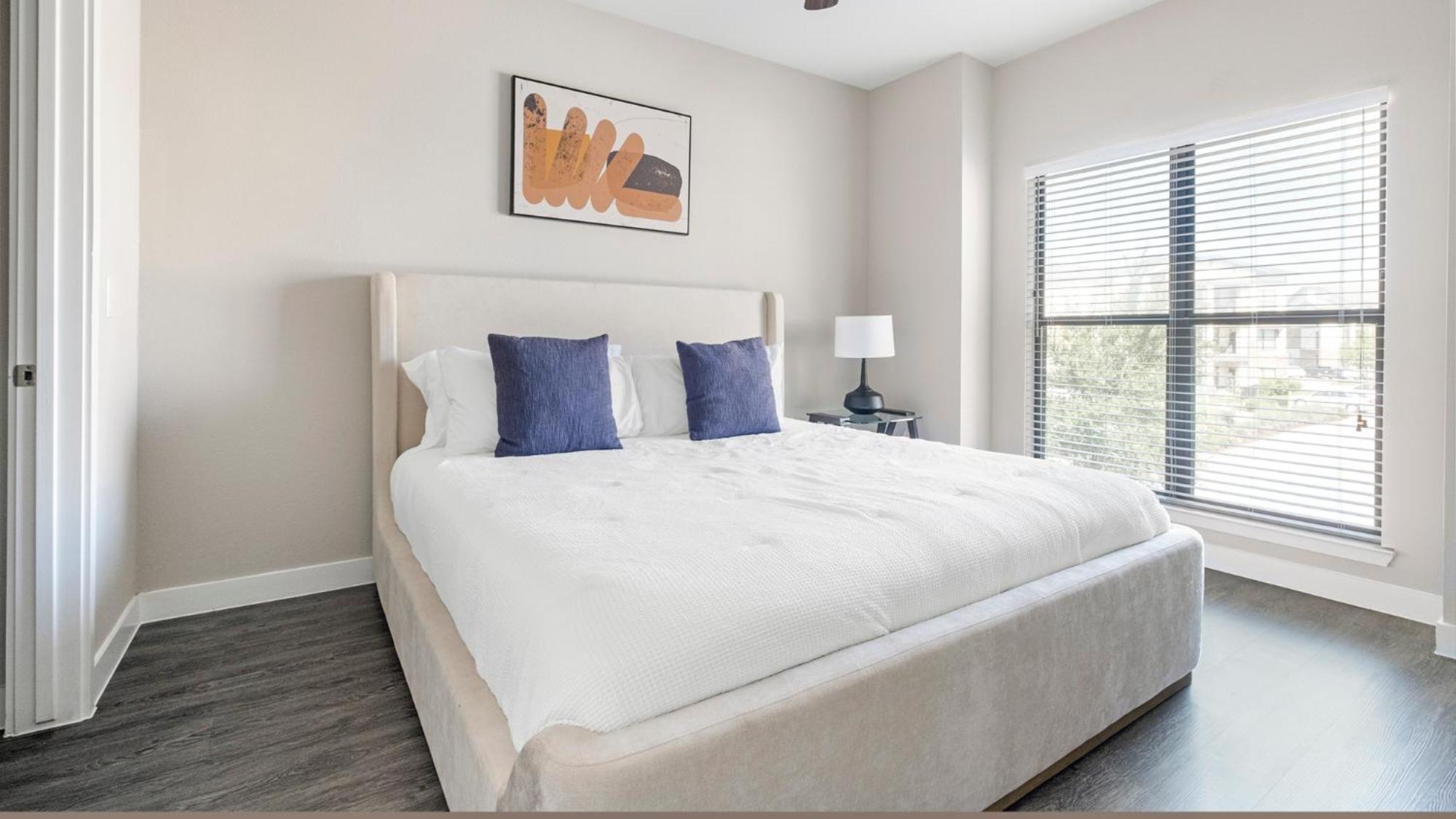 Falcon At Grand Harbor Condos By Barsala Katy Room photo